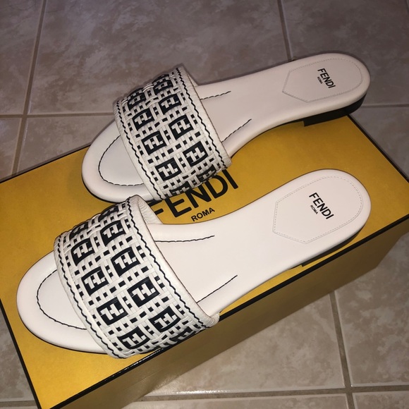 Fendi Rafia logo slip on sandal - Picture 3 of 3